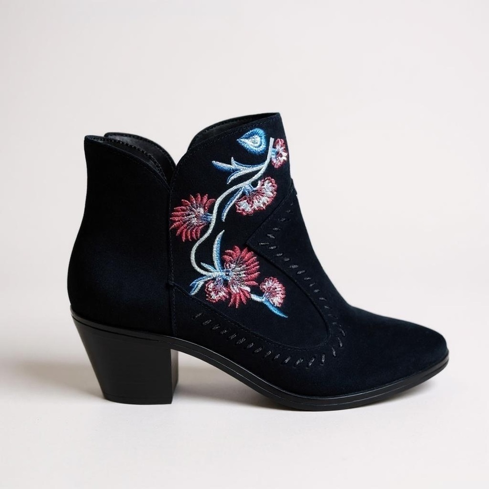 REBECCA MINKOFF Lulu Embroidered Floral Western Side Zip Heeled Ankle Boots
